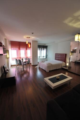Apartamentos Turisticos Veladiez La Lastrilla Exteriör bild