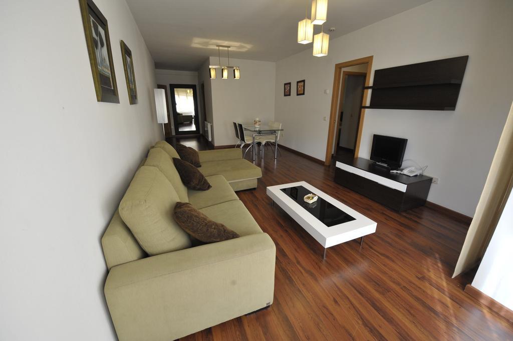 Apartamentos Turisticos Veladiez La Lastrilla Rum bild