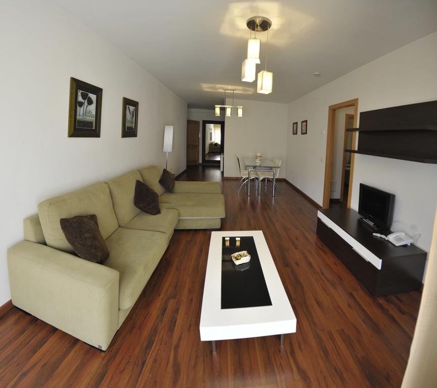 Apartamentos Turisticos Veladiez La Lastrilla Rum bild
