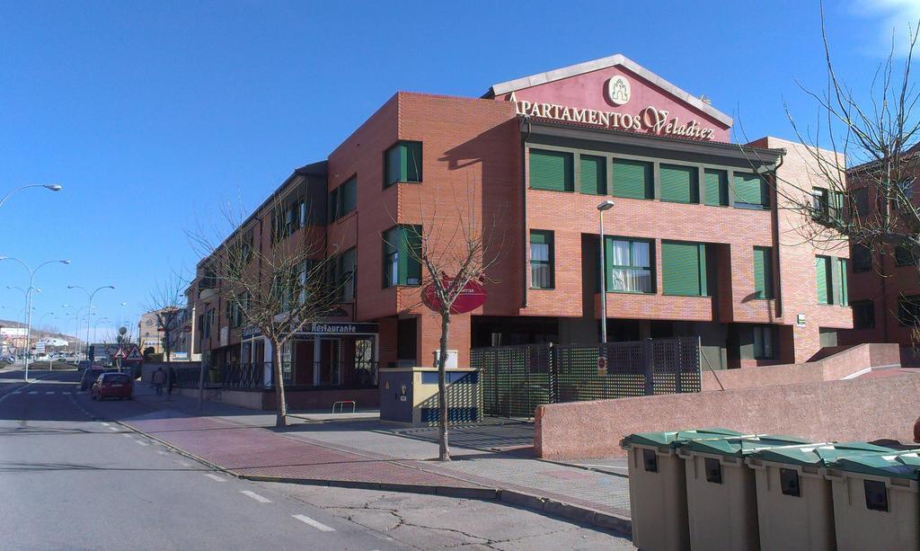 Apartamentos Turisticos Veladiez La Lastrilla Exteriör bild