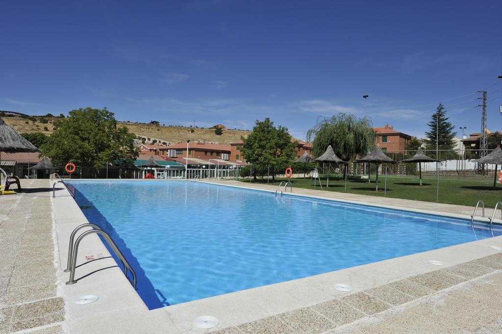 Apartamentos Turisticos Veladiez La Lastrilla Exteriör bild
